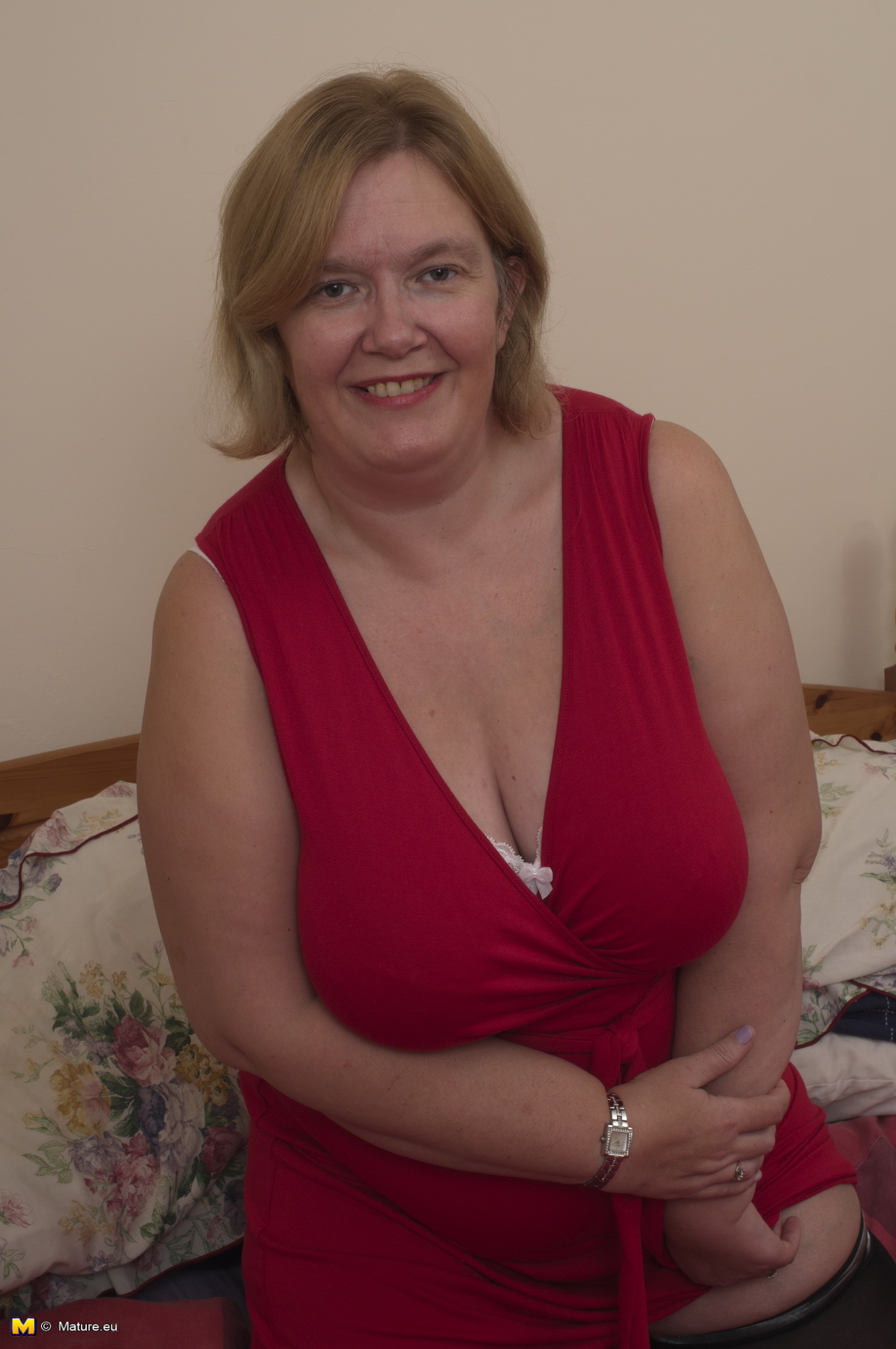 Large British mature lady with big natural tits getting dirty image picture